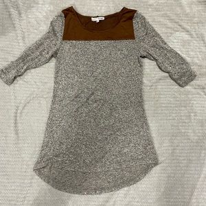 Fall maternity tunic/long top, small